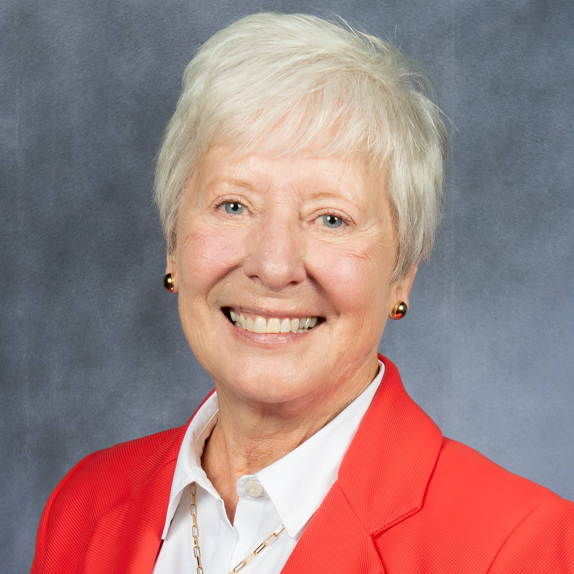 woman smiling for headshot photo